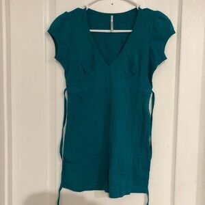 Active Basic Women's Top Short Sleeve Tie Back V-Neck‎ Green Size Medium